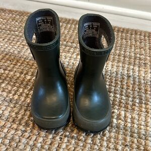 Toddler bog boots size 5
